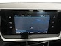 Peugeot 2008 1.2 PureTech Blue Lease Allure | Achteruitrijcamera | Airco (automatisch) | Apple Carplay/Android Auto|telefoonintegratie premium