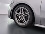 Mercedes-Benz A-klasse 180 AMG Business Solution | Sfeerverlichting | Panorama - Schuifdak | Memory Seats | Multibeam LED Koplampen | Trekhaak | Augmented Reality