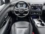 Hyundai Tucson 1.6 T-GDI PHEV Premium 4WD Automaat / Dealer onderhouden / Navigatie / Stuur-, stoel- en achterbankverwarming /Leder / Stoelventilatie / Elektrische stoelen & klep / Camera 360° / Apple Carplay Android / 19" LM wielen /