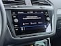Volkswagen Tiguan 1.4 TSI eHybrid R-Line Business+ 24.000KM!!| SUPER COMPLETE AUTO| DIG. DASH| STOEL + STUURVERWARMING| CARPLAY | NET ONDERHOUD GEHAD, RIJKLAAR INCL 12 MND. BOVAG GARANTIE|