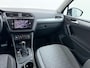 Volkswagen Tiguan 1.4 TSI eHybrid R-Line Business+ 24.000KM!!| SUPER COMPLETE AUTO| DIG. DASH| STOEL + STUURVERWARMING| CARPLAY | NET ONDERHOUD GEHAD, RIJKLAAR INCL 12 MND. BOVAG GARANTIE|