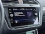 Volkswagen Tiguan 1.4 TSI eHybrid R-Line Business+ 24.000KM!!| SUPER COMPLETE AUTO| DIG. DASH| STOEL + STUURVERWARMING| CARPLAY | NET ONDERHOUD GEHAD, RIJKLAAR INCL 12 MND. BOVAG GARANTIE|