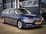 BMW 3-Serie Touring 320d High Executive | LEDER | TREKHAAK | STOELVERWARMING | XENON
