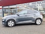 Hyundai Kona Electric EV Premium 64 kWh | SOH: 94,6% | Leder | Warmtepomp | Adaptive CC | Navi | Camera |