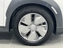 Hyundai Kona Electric EV Fashion Design 64 kWh TREKHAAK | LONG RANGE | ALL SEASON BANDEN | NAVIGATIE | STOELVERWARMING