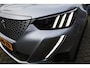 Peugeot e-2008 EV GT 50 kWh TREKHAAK-AFN PANO CARPLAY STOELVER. CRUISE 360-CAMERA HALF-LEER CRUISE CLIMA NAVI 2XPDC 17''LMV