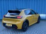 Peugeot 208 1.2 PureTech GT Pack Alcantara bekleding | Panoramadak | Adeptieve cruise control | Achteruitrijcamera | Keyless entry en start | Parkeersensoren voor en achter