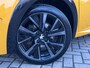 Peugeot 208 1.2 PureTech GT Pack Alcantara bekleding | Panoramadak | Adeptieve cruise control | Achteruitrijcamera | Keyless entry en start | Parkeersensoren voor en achter