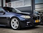 BMW 5-Serie Touring 535d xDrive M-Sport | PANO | SOFTCLOSE | COMFORTZETELS | TREKHAAK | BOMVOL OPTIES
