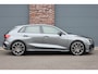 Audi A3 Sportback 30 TFSI S-Line | Sfeerverlichting | Stoelverwarming | Virtual Cockpit Plus | LED | Sportstoelen | Apple-Carplay / Android Auto | 19'' inch | DAB |