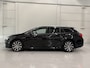 Toyota Corolla Touring Sports 1.8 Hybrid Business Plus LED/TREKHAAK/VIRTUAL/SPORTSTOELEN H.LEER/ACC/CAMERA/CARPLAY/KEYLESS/17"/PRIVACY/STOELVERWARMING/ORIG. NL AUTO/NIGHT SKY BLACK METALLIC
