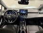 Toyota Corolla Touring Sports 1.8 Hybrid Business Plus LED/TREKHAAK/VIRTUAL/SPORTSTOELEN H.LEER/ACC/CAMERA/CARPLAY/KEYLESS/17"/PRIVACY/STOELVERWARMING/ORIG. NL AUTO/NIGHT SKY BLACK METALLIC