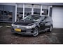 Volkswagen Passat Variant 1.4 TSI Highline R-pakket I Trekhaak I Carplay I Virtual-cockpit I Head-up I NL-auto