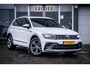Volkswagen Tiguan 1.4 TSI R-line I Pano-dak I Massage I Trekhaak I Camera I NL-auto I 2e-eig. I NAP
