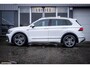 Volkswagen Tiguan 1.4 TSI R-line I Pano-dak I Massage I Trekhaak I Camera I NL-auto I 2e-eig. I NAP