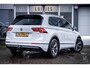 Volkswagen Tiguan 1.4 TSI R-line I Pano-dak I Massage I Trekhaak I Camera I NL-auto I 2e-eig. I NAP