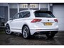 Volkswagen Tiguan 1.4 TSI R-line I Pano-dak I Massage I Trekhaak I Camera I NL-auto I 2e-eig. I NAP