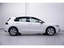 Volkswagen Golf 1.0 eTSI Life Navi Camera PDC v+a Apple Carplay NAP Rijklaar incl. 12 maanden garantie