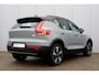 Volvo XC40 Single Motor Extended Range Plus 82 kWh | Verwarmde Voorstoelen en Stuurwiel | Semi- Elektrische Trekhaak | Warmtepomp | Achteruitrijcamera | DAB Ontvanger |