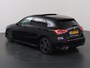 Mercedes-Benz A-klasse 180 Business Solution AMG | Night | Panoramadak | Sfeerverlichting | Achteruitrijcamera | Stoelverwarming |