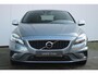 Volvo V40 T3 153PK AUT6 Polar+ Sport | Harman/Kardon Premium Audio | Panoramadak | Stoelverwarming | Parkeercamera | Keyless Entry | 17'' Velgen | Volvo on Call | Navigatie | Getint Glas | DAB+ Radio | Bluetooth Telefonie & Multimedia |