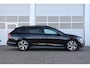 Volkswagen Golf 1.5 eTSI 150pk DSG R-Line | Trekhaak | Achteruitrijcamera | Stoelverwarming | Navigatie |