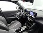 Peugeot e-2008 SUV EV GT 54 kWh 156pk | Accu SOH 97,6% | 406km WLTP Actieradius | Navigatie | Camera v+a | Climate Control | Full Led koplampen | Parkeersensoren v+a | Keyless | Adaptieve Cruise Control | Dodehoeksensor | DAB+ radio | Half lederen sportstoelen | Draadloze Apple Carplay / Android Auto | Donker getint glas | 17" lichtmetalen velgen |