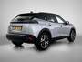 Peugeot e-2008 SUV EV GT 54 kWh 156pk | Accu SOH 97,6% | 406km WLTP Actieradius | Navigatie | Camera v+a | Climate Control | Full Led koplampen | Parkeersensoren v+a | Keyless | Adaptieve Cruise Control | Dodehoeksensor | DAB+ radio | Half lederen sportstoelen | Draadloze Apple Carplay / Android Auto | Donker getint glas | 17" lichtmetalen velgen |