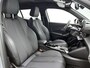 Peugeot e-2008 SUV EV GT 54 kWh 156pk | Accu SOH 97,6% | 406km WLTP Actieradius | Navigatie | Camera v+a | Climate Control | Full Led koplampen | Parkeersensoren v+a | Keyless | Adaptieve Cruise Control | Dodehoeksensor | DAB+ radio | Half lederen sportstoelen | Draadloze Apple Carplay / Android Auto | Donker getint glas | 17" lichtmetalen velgen |