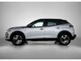 Peugeot e-2008 SUV EV GT 54 kWh 156pk | 406km WLTP Actieradius | Navigatie | Camera v+a | Climate Control | Full Led koplampen | Parkeersensoren v+a | Keyless | Adaptieve Cruise Control | Dodehoeksensor | DAB+ radio | Half lederen sportstoelen | Draadloze Apple Carplay / Android Auto | Donker getint glas | 17" lichtmetalen velgen |
