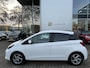 Toyota Yaris 1.5 Hybrid Trend Bi-Tone Navigatie 4 seizoenbanden