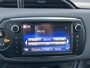 Toyota Yaris 1.5 Hybrid Trend Bi-Tone Navigatie 4 seizoenbanden