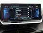 Peugeot e-208 EV Allure Pack 50 kWh 136pk | Accu SOH 93% | Navigatie | Achteruitrijcamera | 3D Cockpit | Climate Control | Cruise Control | Parkeersensoren | Stof/kunstleder | Keyless start | Apple Carplay / Android Auto | DAB+ radio | Led koplampen | Donker getint glas | 16" lichtmetalen velgen |