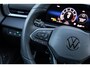 Volkswagen T-Roc 1.5 eTSI 150pk DSG R-Line First Edition | 20" Velgen | Black Style | Head-up | Matrix LED