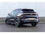 Volkswagen T-Roc 1.5 eTSI 150pk DSG R-Line First Edition | 20" Velgen | Black Style | Head-up | Matrix LED