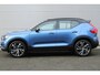 Volvo XC40 2.0 T4 R-Design | Kunstlederen/Alcantara Bekleding | Lichtmetalen Velgen 20" | R-Design Exterieur | Keyless Entry/Start | Cruise Control Adaptief | Dodehoekdetectie Met Correctie | LED Koplampen | 4-Spaaks Geperforeerd Lederen Sportstuurwiel