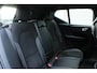 Volvo XC40 2.0 T4 R-Design | Kunstlederen/Alcantara Bekleding | Lichtmetalen Velgen 20" | R-Design Exterieur | Keyless Entry/Start | Cruise Control Adaptief | Dodehoekdetectie Met Correctie | LED Koplampen | 4-Spaaks Geperforeerd Lederen Sportstuurwiel