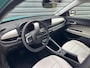 Fiat 600 54kWh 156pk Aut La Prima | Adaptive Cruise Control | Stoelverwarming | Camera | Sensoren Voor + Achter | CarPlay | Voorconditionering |