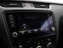 Skoda Octavia Combi 1.5 TSI 150pk DSG Greentech Business Edition · Cruise Control · Apple/Android Car Play · Stoelverwaming · Navigatie · Trekhaak · P-Sensoren · 17'' Inch ·