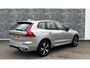 Volvo XC60 T6 Plug-in hybrid AWD Plus Dark | Trekhaak | Stoel- en Stuurwielverwarming | Adaptieve Cruise Control | 360 Camera | Google | Climate Control | Carplay | Panoramadak | Elektr. Verstelbare Bestuurdersstoel incl. Memory | Keyless |