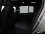 Land Rover Defender 2.0 P300e 110 X-Dynamic SE | Cold Climate Pack | Elek. Trekhaak | Extended Black Exterior Pack | Comfort and Convenience Pack | Glazen schuif-/kanteldak | 22" | Treeplanken | Spatlappen |