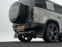 Land Rover Defender 2.0 P300e 110 X-Dynamic SE | Cold Climate Pack | Elek. Trekhaak | Extended Black Exterior Pack | Comfort and Convenience Pack | Glazen schuif-/kanteldak | 22" | Treeplanken | Spatlappen |