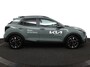 Kia Stonic 1.0 T-GDi MHEV GT-Line DEMO - Stoel/Stuur verwarming - Parkeer sensoren - Achteruitrij camera - Schuif/Kantel dak - Apple Carplay/Android Auto - Keyless entry - Navigatie - Fabrieskgarantie t/m 14-01-2033