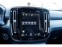 Volvo XC40 T3 Inscription | Trekhaak | Premium audio by Harman Kardon | Getint glas | Verwarmbare voorstoelen | Achteruitrijcamera | Elektrische achterklep | Parkeersensor voor