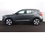 Volvo XC40 B4 Plus Dark - IntelliSafe Assist & Surround - Parkeercamera achter - Harman/Kardon audio - Verwarmde voorstoelen & stuur - Parkeersensoren voor & achter - Elektr. bedienb. voorstoelen met geheugen links - Draadloze tel. lader - Elektr. inklapbare trekhaak - 19' LMV