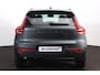 Volvo XC40 B4 Plus Dark - IntelliSafe Assist & Surround - Parkeercamera achter - Harman/Kardon audio - Verwarmde voorstoelen & stuur - Parkeersensoren voor & achter - Elektr. bedienb. voorstoelen met geheugen links - Draadloze tel. lader - Elektr. inklapbare trekhaak - 19' LMV