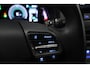 Hyundai Kona Electric EV Premium 64 kWh 3- Fase SOH 94,8% | Warmtepomp | Camera | Leer | Head-Up Display