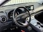 Hyundai Kona Electric EV Premium 64 kWh / NL Auto / 3 Fase AC-Lader / Lederen Bekleding / Dealer Onderhouden / Stoel- en Stuurverwarming / Stoelventilatie / Elektrisch Verstelbare Stoel / Navigatie / Camera /
