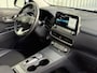 Hyundai Kona Electric EV Premium 64 kWh / NL Auto / 3 Fase AC-Lader / Lederen Bekleding / Dealer Onderhouden / Stoel- en Stuurverwarming / Stoelventilatie / Elektrisch Verstelbare Stoel / Navigatie / Camera /