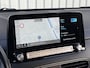 Hyundai Kona Electric EV Premium 64 kWh / NL Auto / 3 Fase AC-Lader / Lederen Bekleding / Dealer Onderhouden / Stoel- en Stuurverwarming / Stoelventilatie / Elektrisch Verstelbare Stoel / Navigatie / Camera /